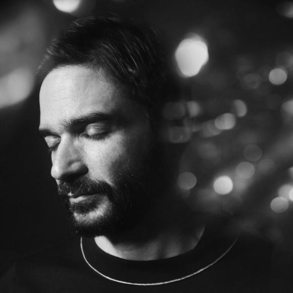 Obraz artykułu Jon Hopkins: Przestałem wierzyć w to, że muzyka wymaga bólu i cierpienia