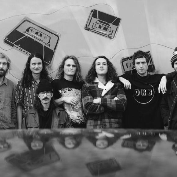 Obraz artykułu King Gizzard & the Lizard Wizard agresywnie i z zaangażowaniem