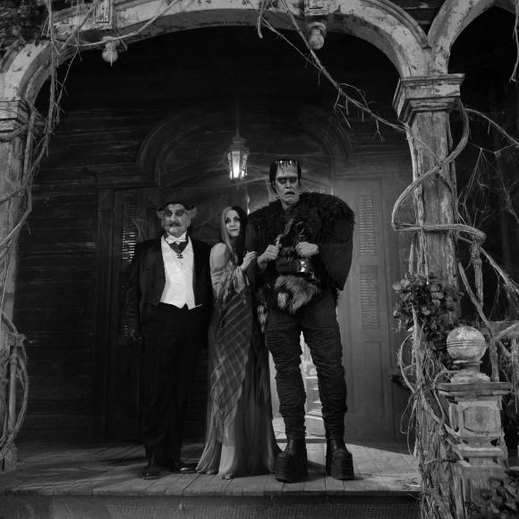 Obraz artykułu The Munsters. Paskudna laurka Roba Zombiego na cześć horroru