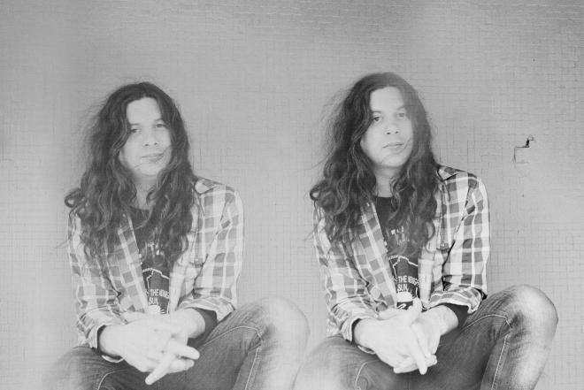 Kurt Vile. Zdjęcie portretowe artysty.