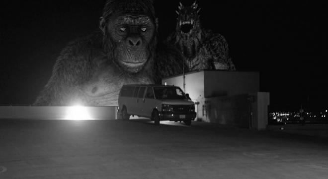 Kadr z filmu "Ape vs. Monster". 