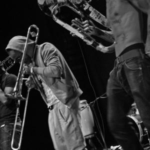 zdjęcie-2641 - obraz z galerii Piąty żywioł odnaleziony. Koncert Hypnotic Brass Ensemble