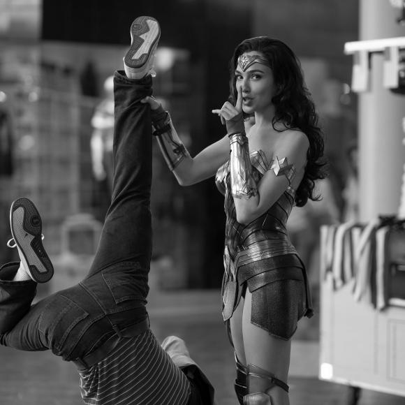 Obraz artykułu Wonder Woman 1984. Wysokobudżetowe kino klasy B