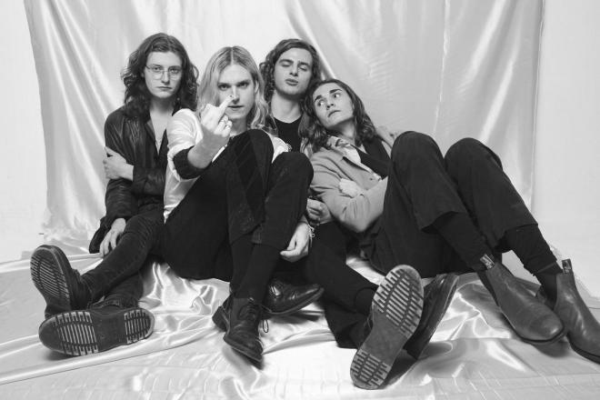 Sundara Karma, zdjęcie portretowe.