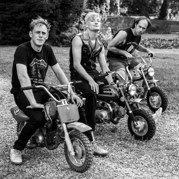 Obraz artykułu Pop-punkowe The Dirty Nil składa hołd thrash metalowi